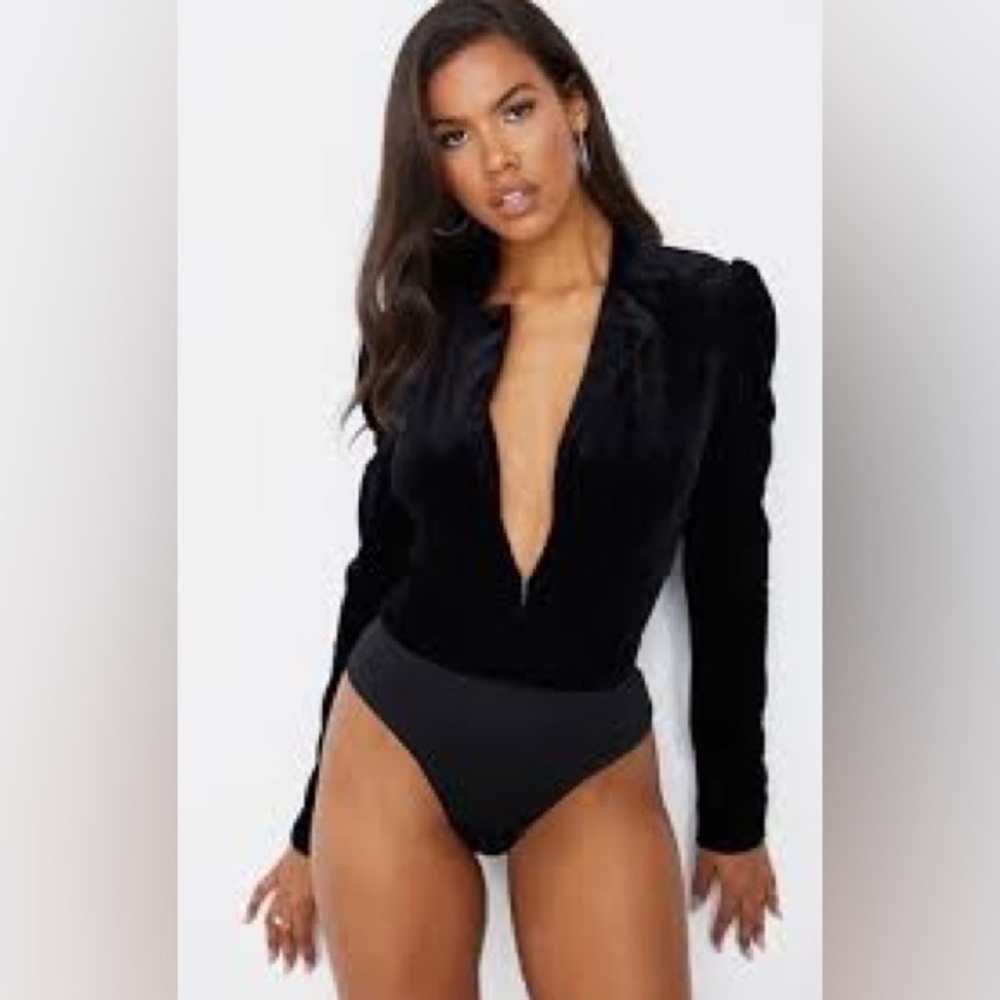 Black Velvet Plunge Neck Bodysuit Size 8 Puff Sleeve Long Sleeve Top